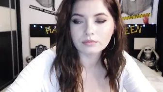 busty_ema busty young lady fucks her cunt