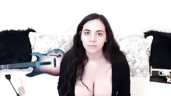 abellacartel great bitch wore a mask and fucks with a toy