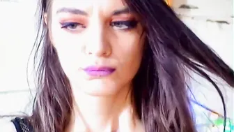 fluffinrayray Sultry brunette