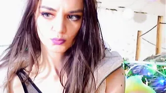 fluffinrayray Sultry brunette