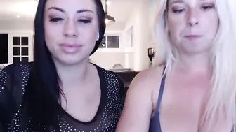 riley_parks naughty pussy jerks off juicy pussy