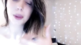 oliviaxorose Busty female