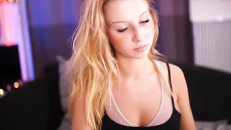 misskreazy noble lady praises boobs