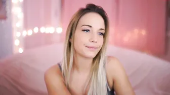 meow_s Spectacular Woman