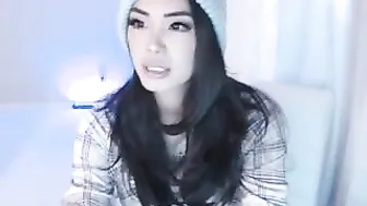 bunni_ busty blonde masturbating shaved vagina