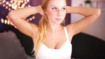 misskreazy crazy mare fiercely masturbating their holes