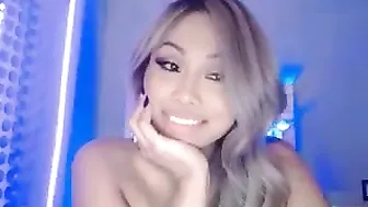 sincityvee hot blonde girl masturbates cunt