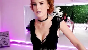 gingermfc sexy babe dancing striptease