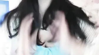 bunni_ shy slut with a nice ass fucks pussy