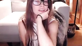 carmen skinny bitch jerks pussy with dildo