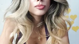 emiliana_cruz gorgeous young lady jerks both holes