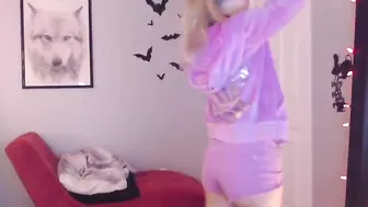 serafina pulls hand clit