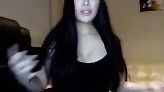 pettylove thick mare fucks both holes