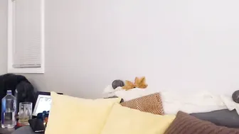 kateelife busty chick shows her charms