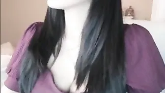 bunni_ Bitch chases