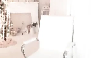 bunni_ Bitch chases