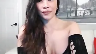 jade_lee Entertaining chick