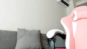 arianaonfire big boobed bitch licks dildo