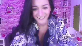 amelianaked gorgeous beast jumping on a dildo