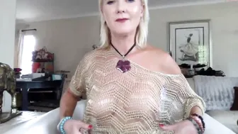 gl1tter_barbie adorable bitch twirls elastic booty