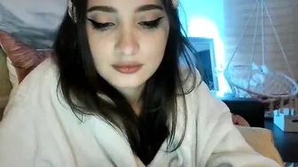 evenight Charming hottie