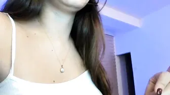 evenight seductive babe shows boobs