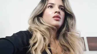 emiliana_cruz busty  cam girl  undresses and caresses her pussy