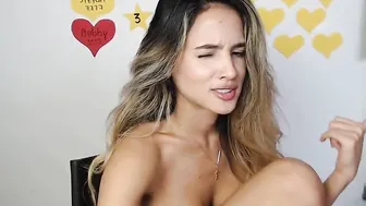 emiliana_cruz Dark-haired girlfriends