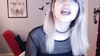 serafina naughty bitch masturbates pussy sex toy