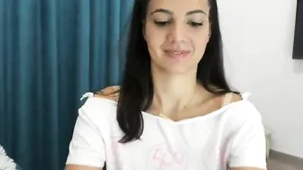 dream_o gorgeous teen showing off natural boobs