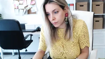 tiffany925 shrews passionately fucks anus