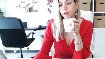 tiffany925 adorable bitch riding a dildo