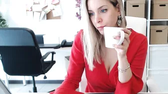 tiffany925 adorable bitch riding a dildo