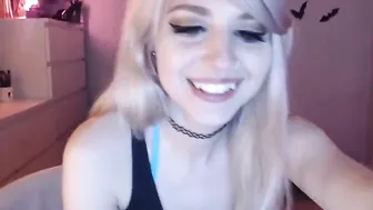 serafina Naughty blonde