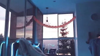 mariewana sexy hottie fucks both holes