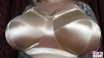 Maria Moore manyvids ardent young lady caresses big tits at work