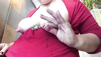 big_nipple_queen manyvids slut bitch moans sweetly