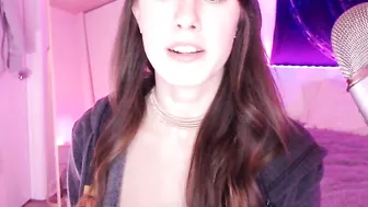 clara cute chick work with  anus