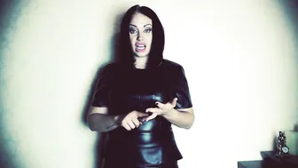 Mistress Misha Goldy manyvids juicy pussy