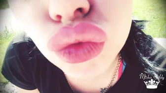 Mistress Misha Goldy manyvids sexy babe caresses fingers