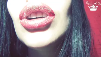 Mistress Misha Goldy manyvids pretty woman sitting in a chair