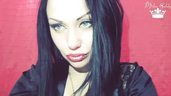 Mistress Misha Goldy manyvids pretty woman sitting in a chair