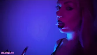 Goddess Isabel manyvids gorgeous young lady jerks both holes