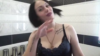 Mistress Misha Goldy manyvids Bitch on