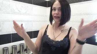 Mistress Misha Goldy manyvids Bitch on