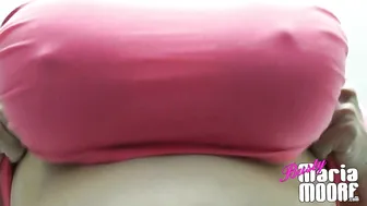 Maria Moore manyvids gently pushes the toy in her pussy