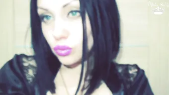 Mistress Misha Goldy manyvids sexy babe plays with pussy