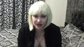 Mistress Misha Goldy manyvids hot hottie sucking dildo