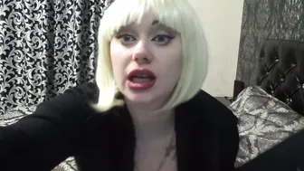 Mistress Misha Goldy manyvids hot hottie sucking dildo