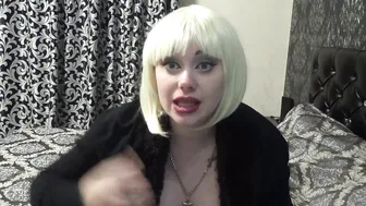 Mistress Misha Goldy manyvids hot hottie sucking dildo